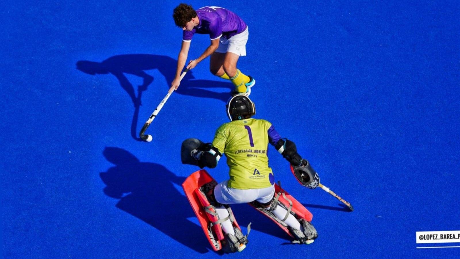 Eusebio Torres Tatay durante un campeonato de hockey.
