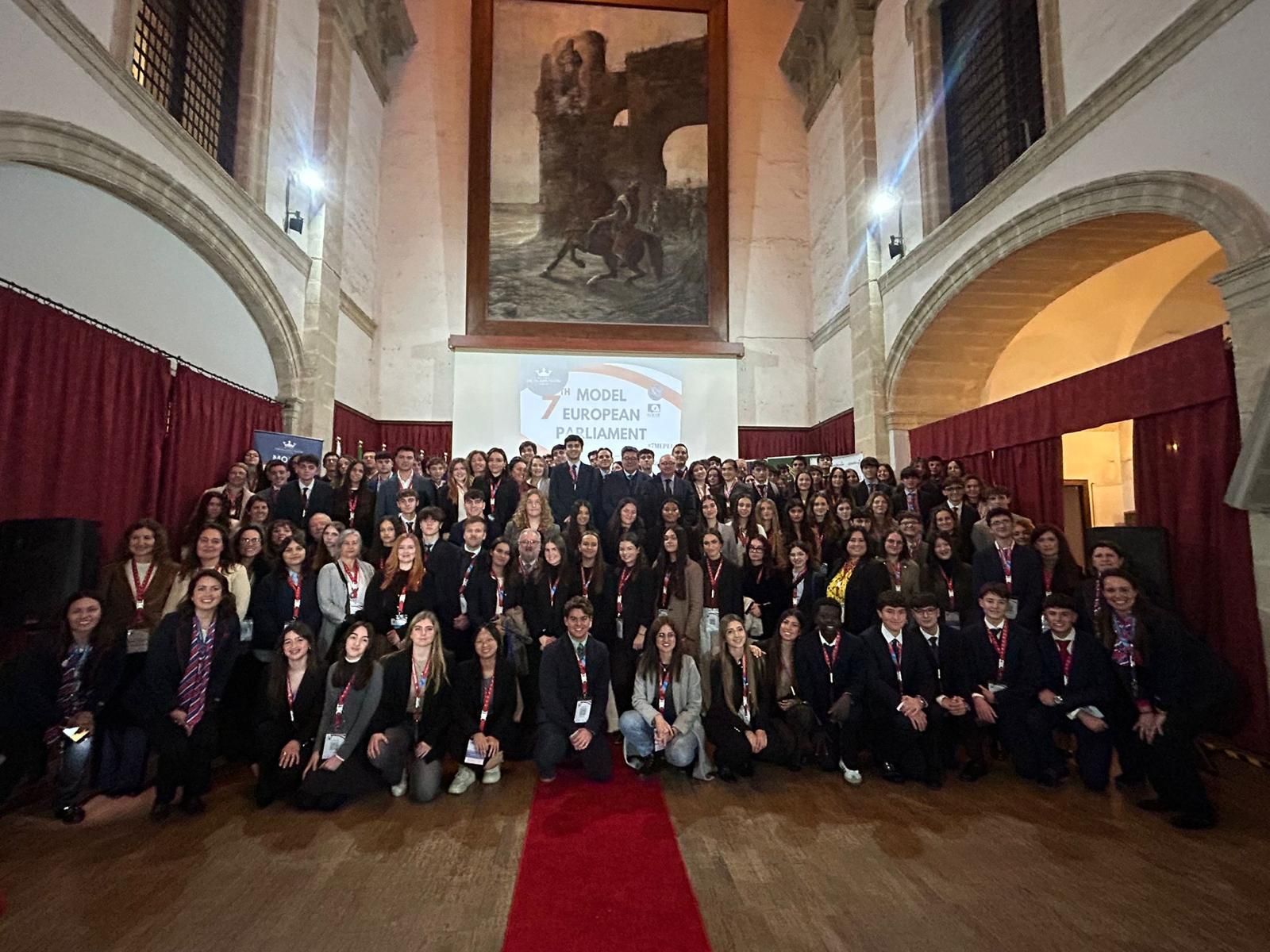 Participantes en la VII Sesión Autonómica del Modelo de Parlamento Europeo de El Centro Inglés