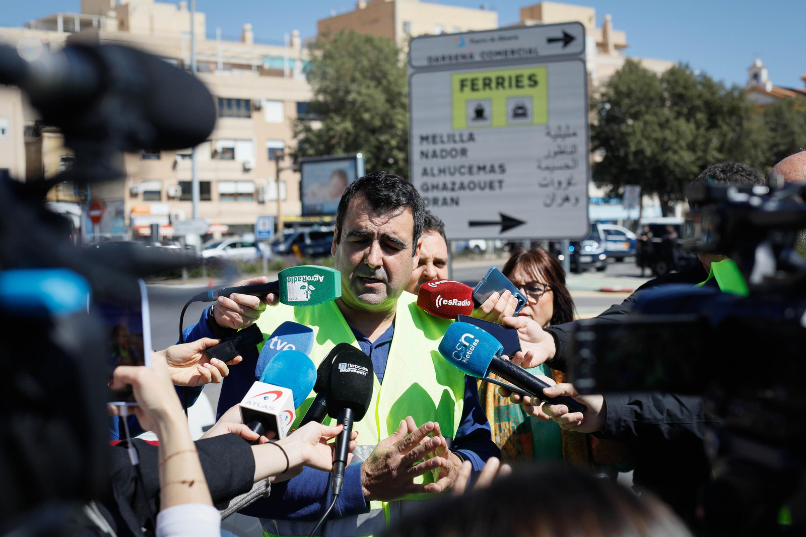 Los agricultores colapsan el puerto de Almería