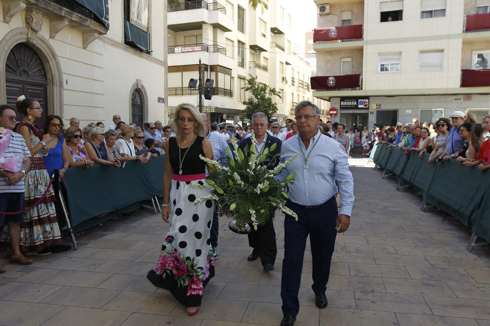 Fotogalería ofrenda floral a la Virgen del Mar. Feria de Almería 2019