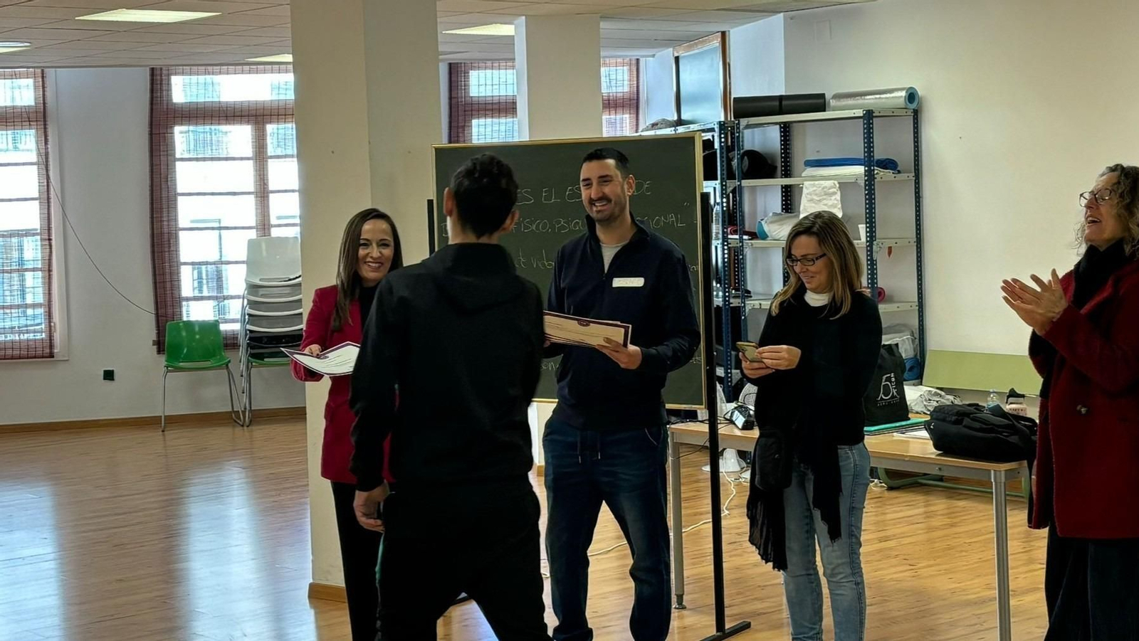 La concejala de Igualdad, Virginia martín, en la clausura de uno de los cursos.