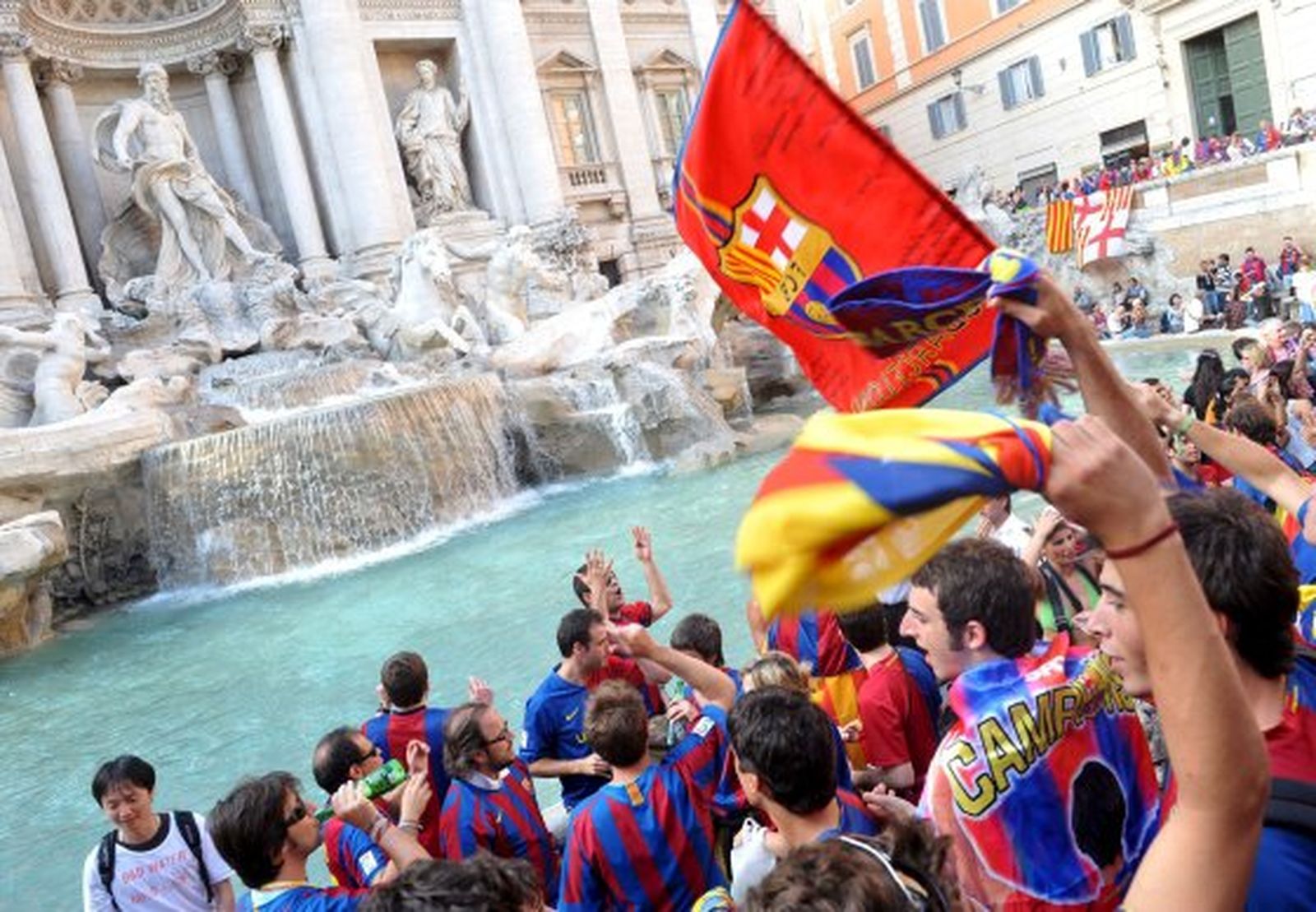 La afición 'culé' toma Roma