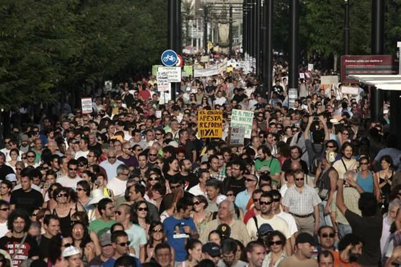 Ambiente pacífico y festivo en la manifestación de los indignados.

Foto: Juan Carlos Munoz