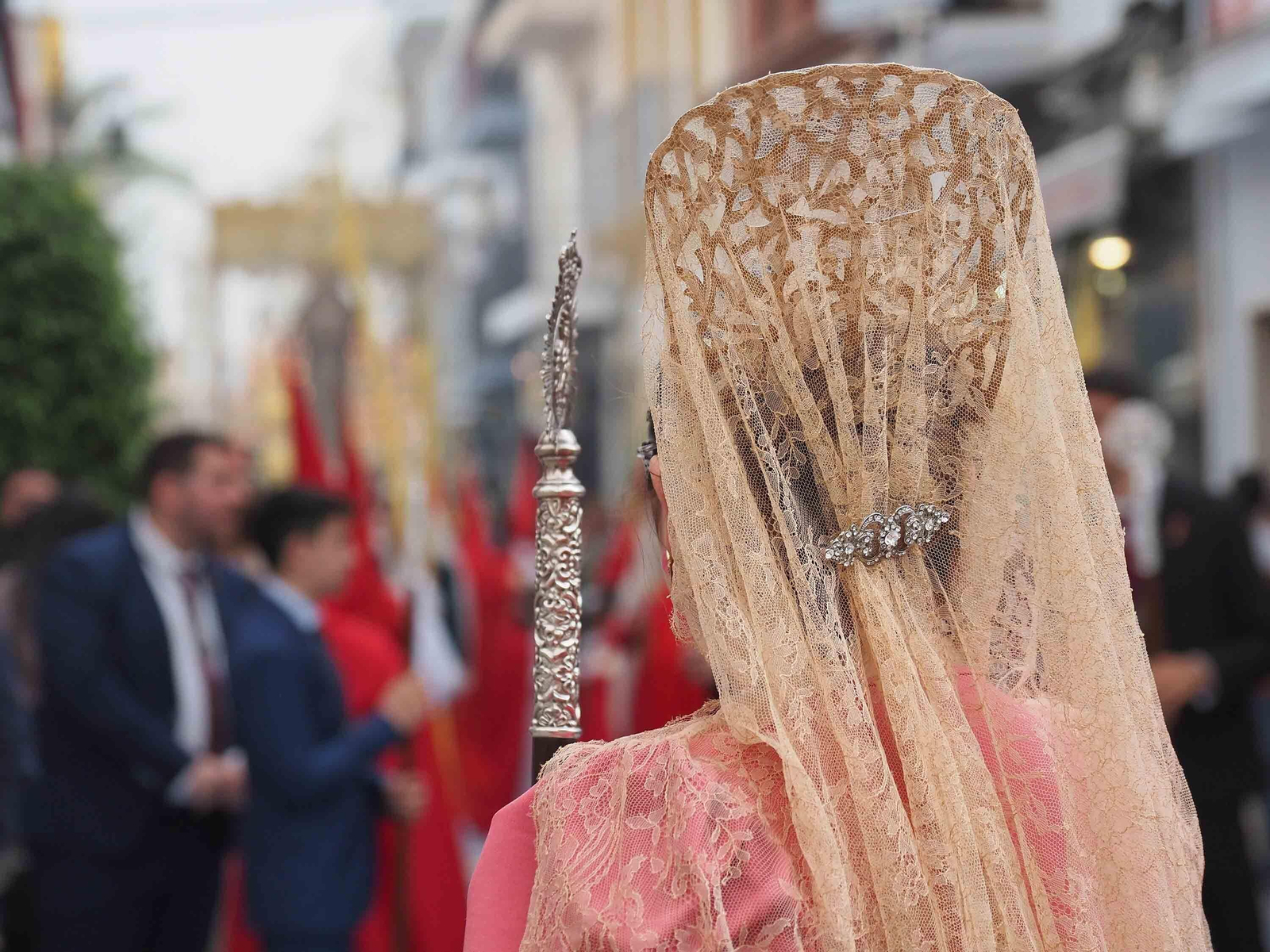 Las mejores imágenes de 'La Mulita' en Isla Cristina, única procesión en la tarde del Domingo de Ramos en la costa onubense
