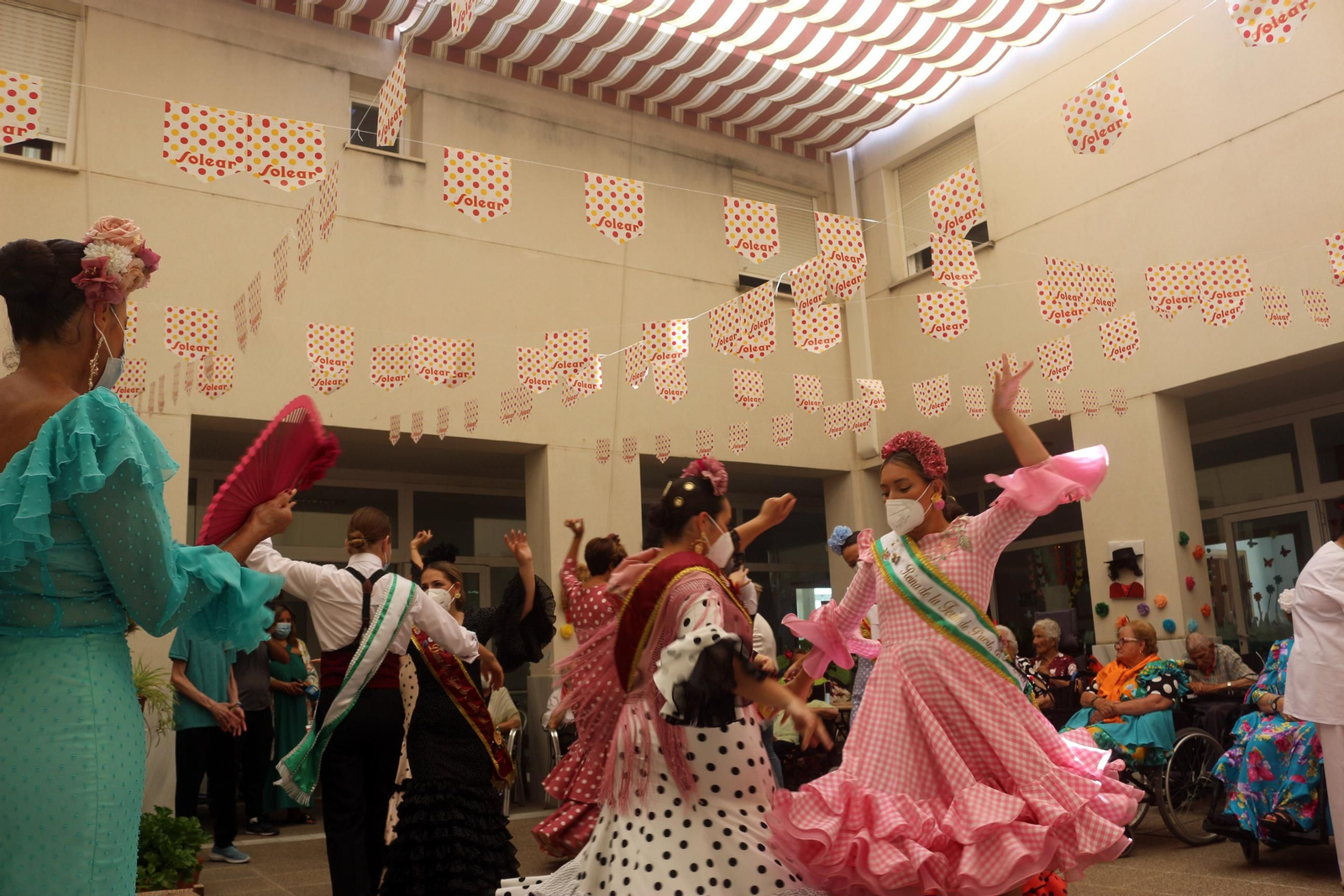 'Feria de Primavera' en la Residencia Vedruna de Puerto Real