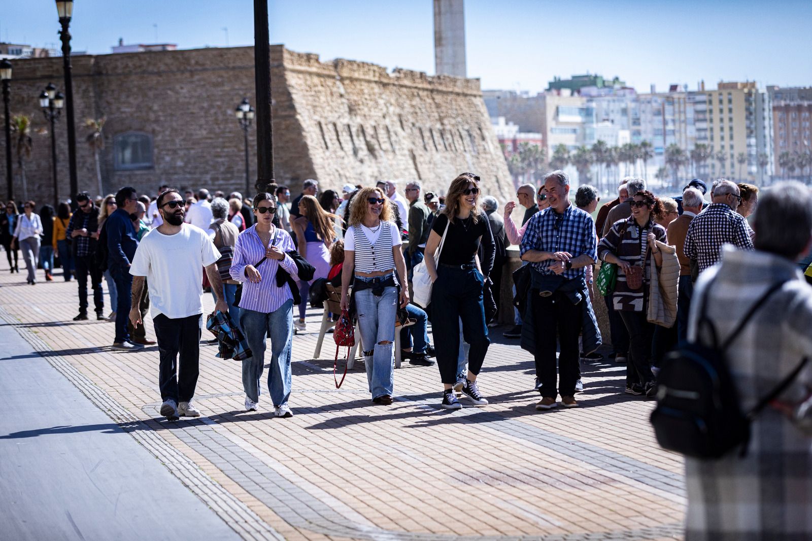 Búscate en la Gambada Solidaria Popular 2025 en Cádiz