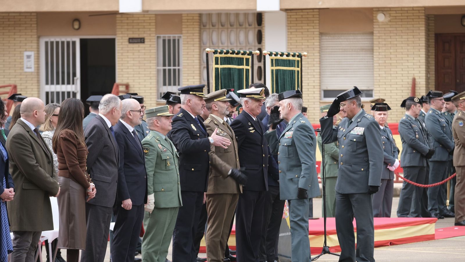 Las imágenes de la toma de posesión del nuevo coronel jefe de la Guardia Civil de Almería