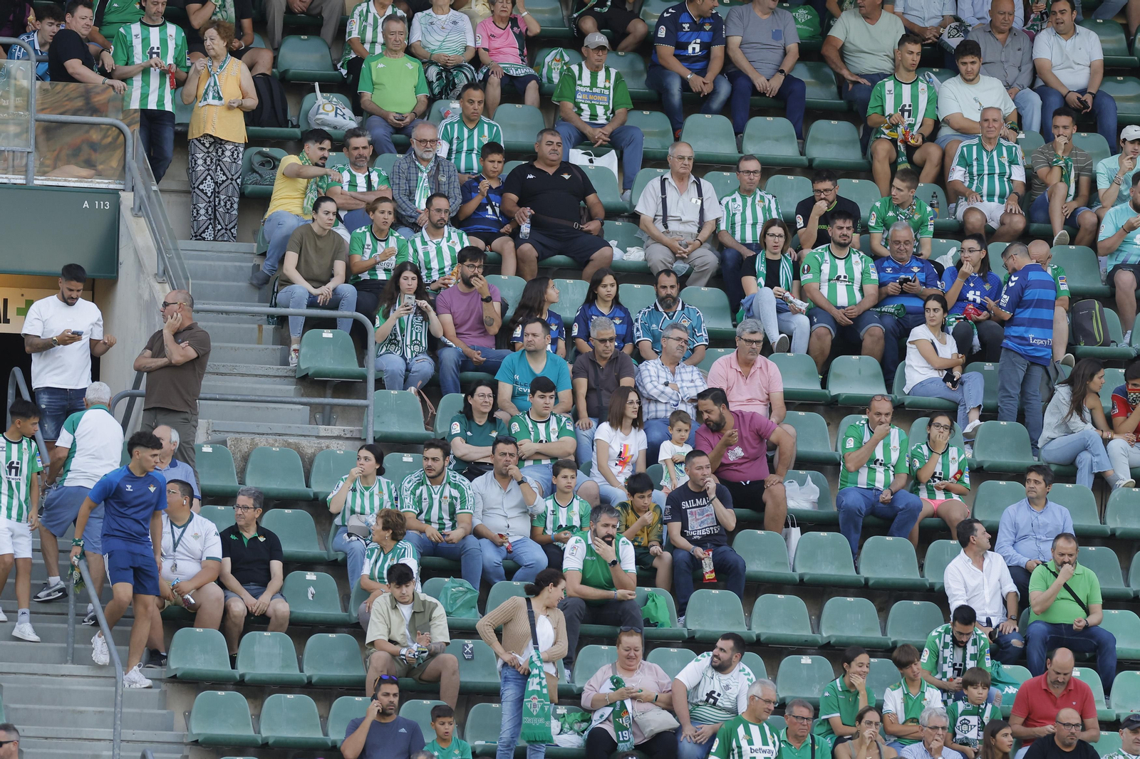 Búscate en las fotos del Betis-Rayo
