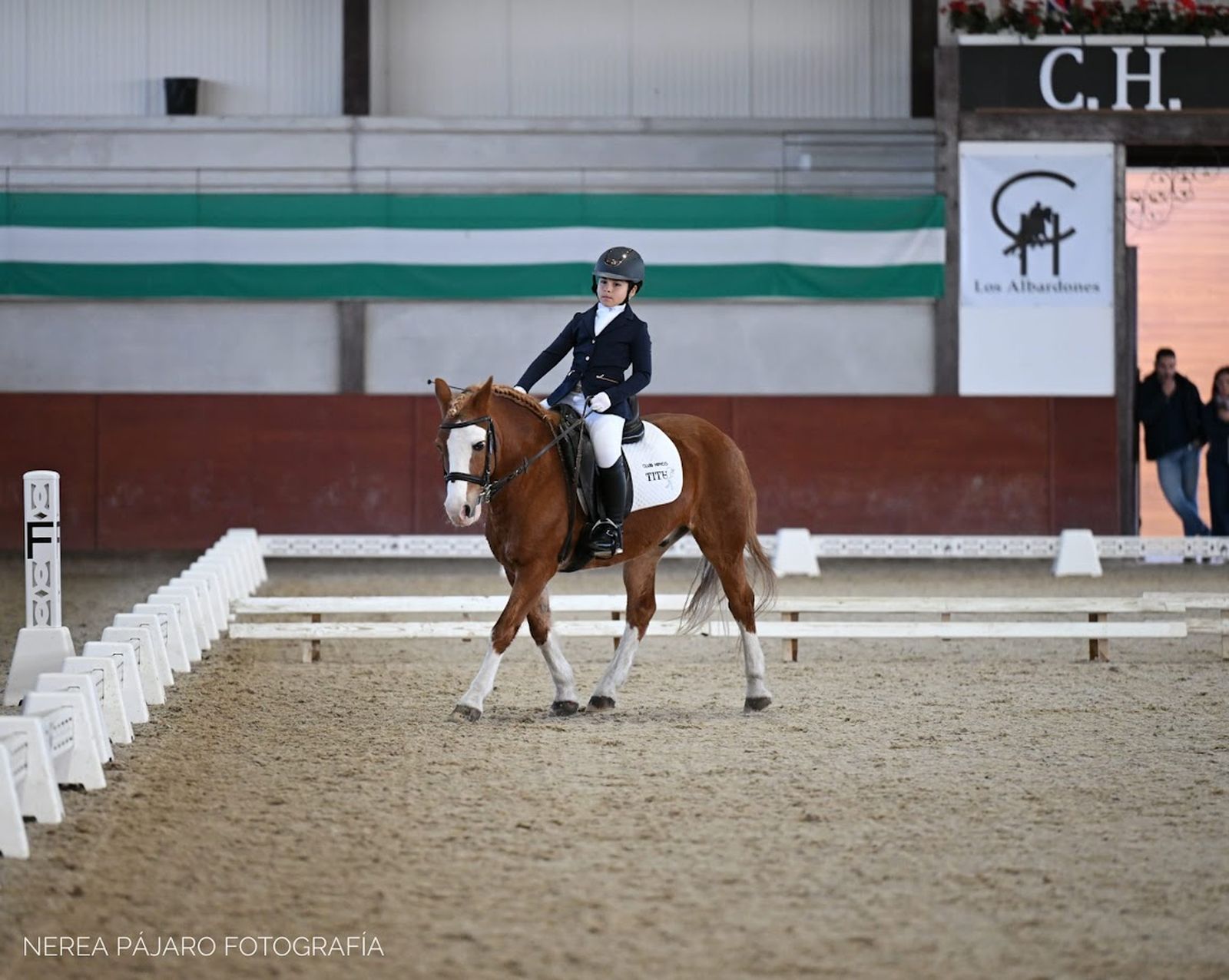 Alma Navarro y su caballo, Capitán