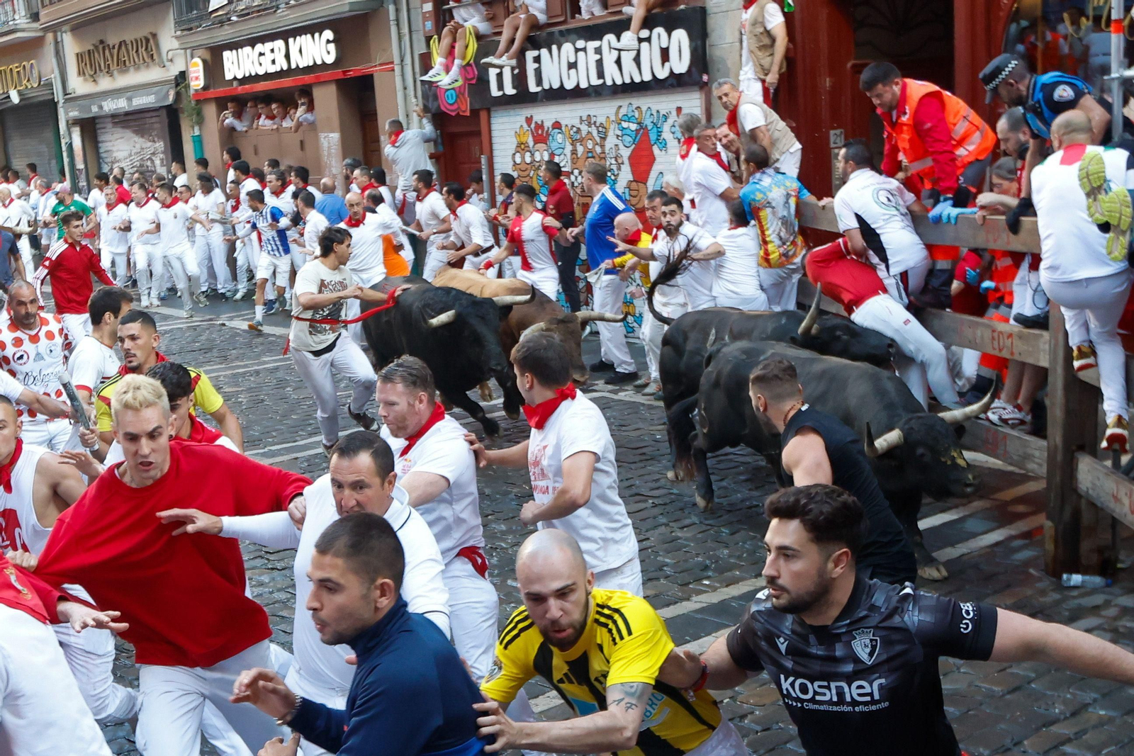 La bravura de Tarifa se hace notar en Pamplona: tres heridos en un encierro con toros de La Palmosilla