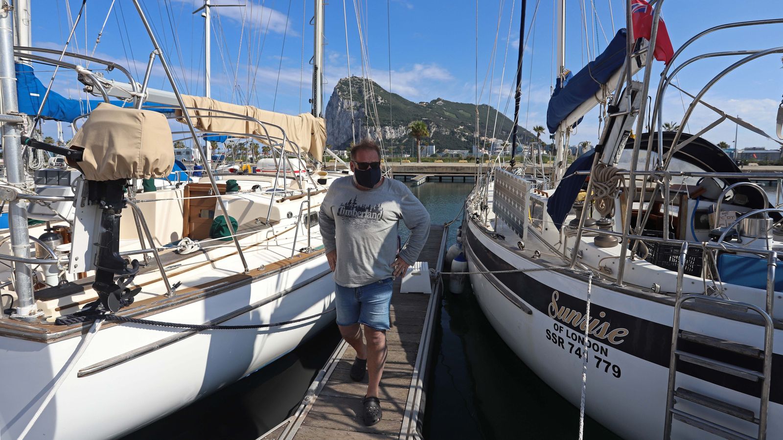 Confinados en el Puerto Deportivo de Alcaidesa Marina en La Línea