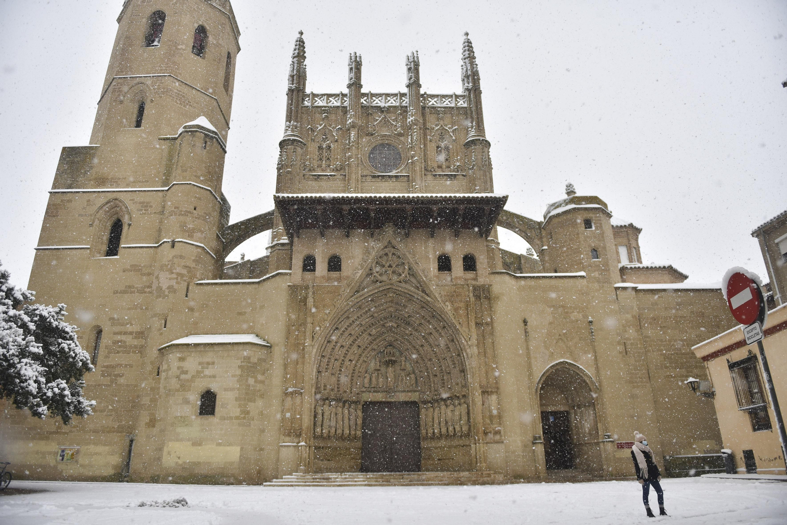 El segundo día del temporal 'Filomena' en imágenes: más nieve y caos