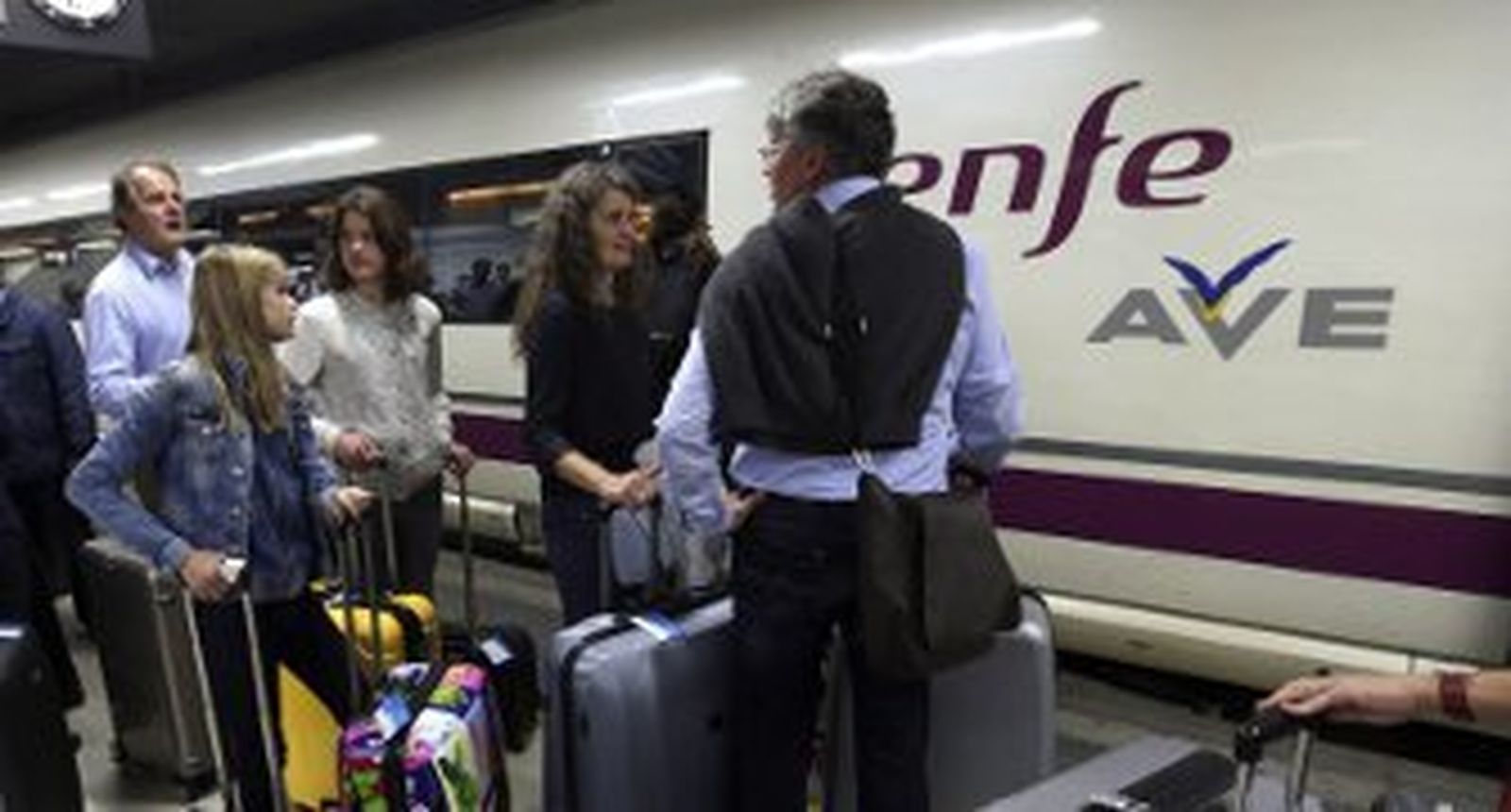 Catalá culpa a los Mossos de no prestar la "atención deseable" a proteger el AVE