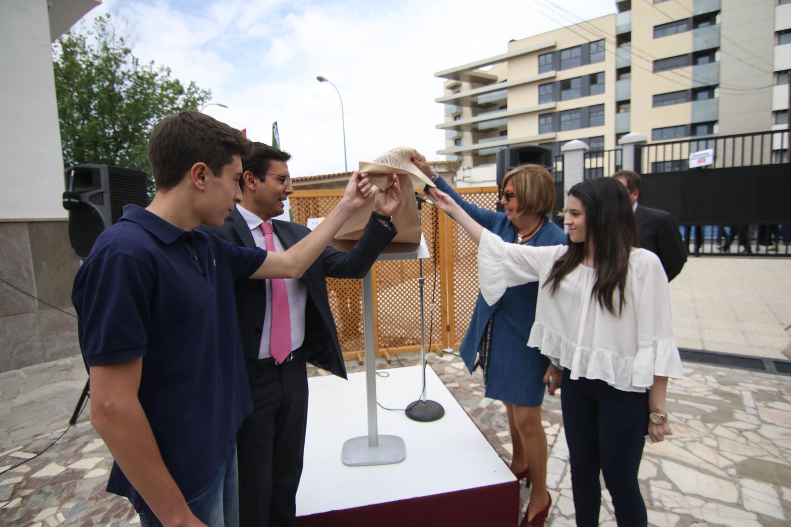 El alcalde y la consejera durante la celebración del aniversario.