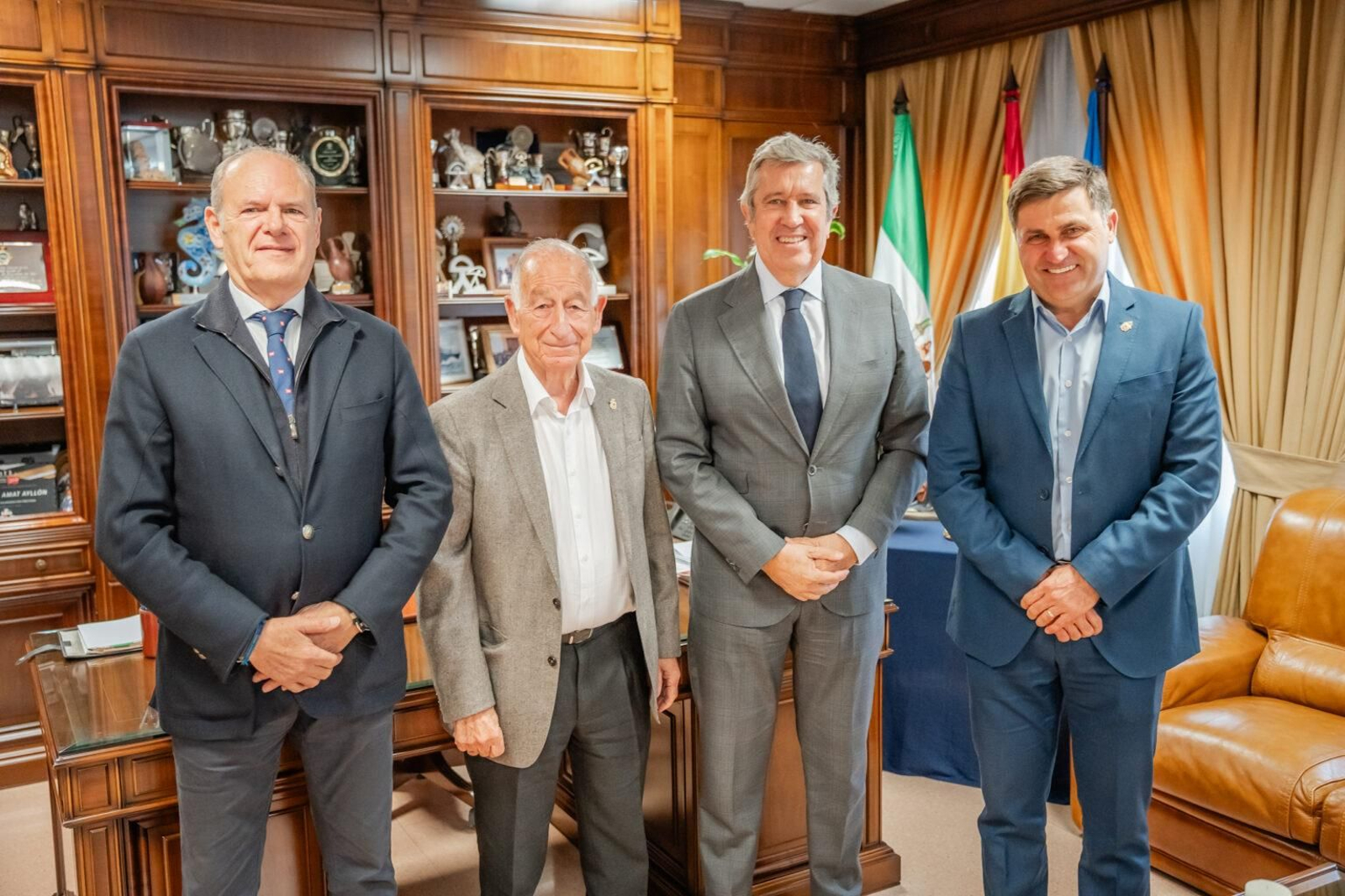 Firma del convenio entre el Ayuntamiento de Roquetas de Mar e Incyde para que ‘Bluehub Casa del Mar 4.0’ sea una realidad.