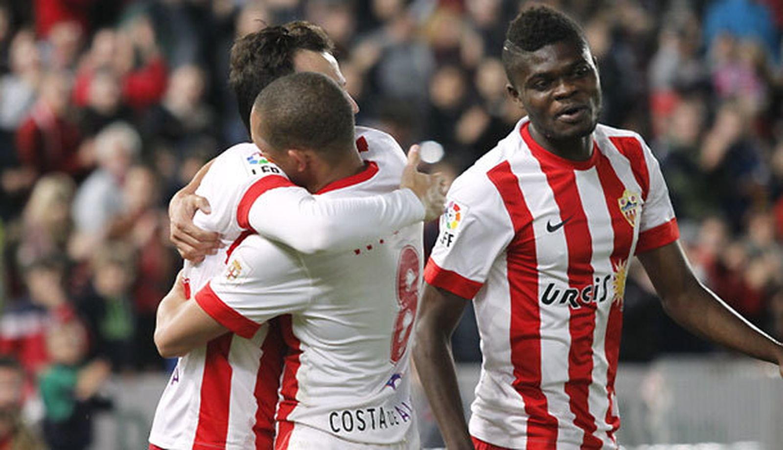 Sergi y Javi Espinosa le cambian la cara al Almería (3-0)