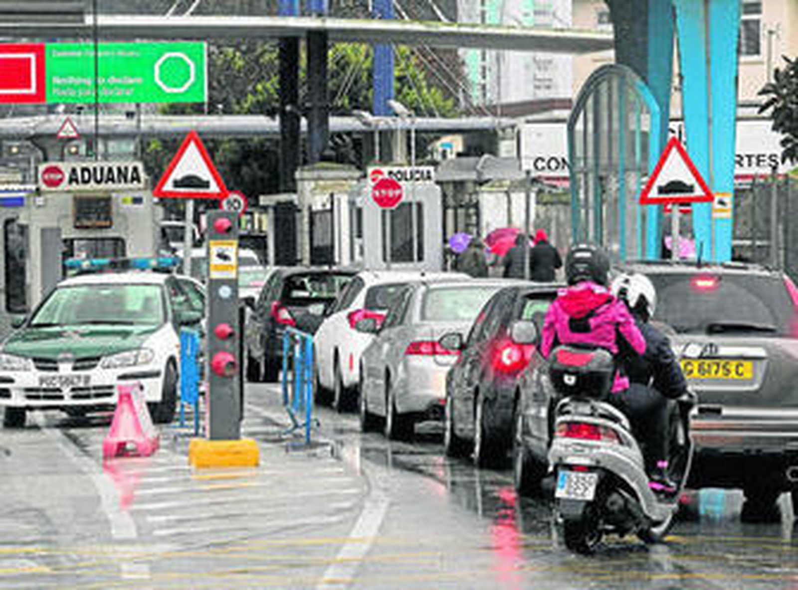 Durante la intervención de las fuerzas de seguridad se colpasó la Verja.
