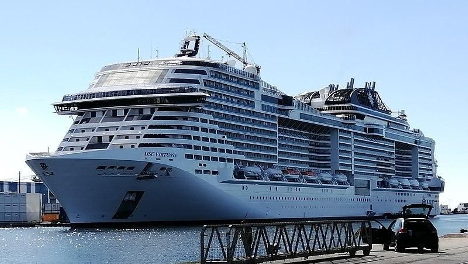 Imagen del MSC Virtuosa, durante una de sus escalas antes de llegar al puerto de Cádiz.