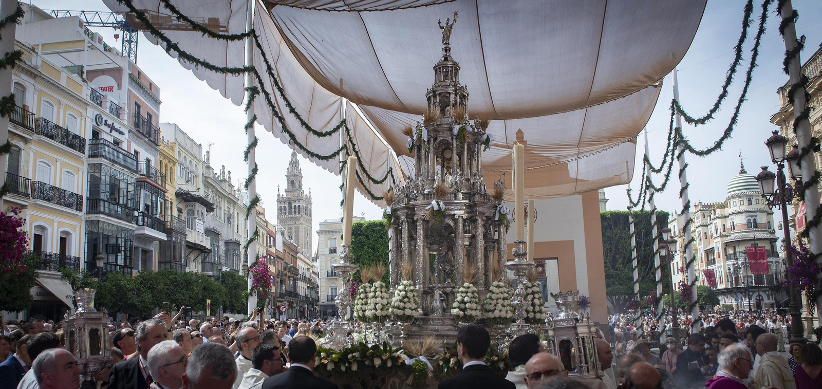 El paso de la Custodia en la Plaza de San Francisco