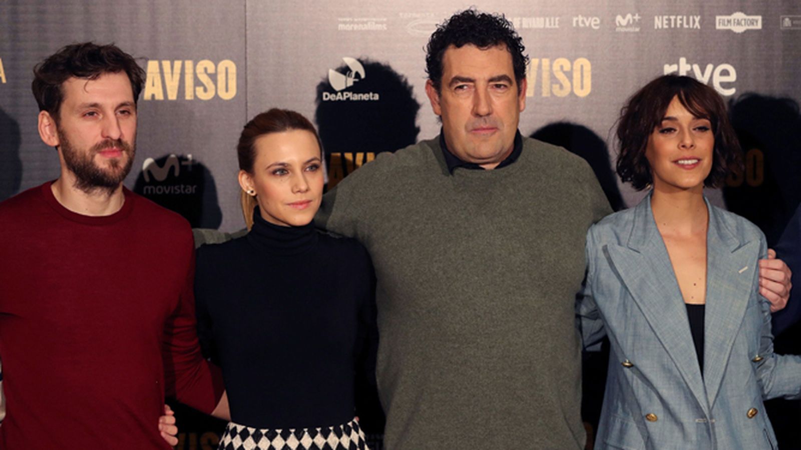 De izquierda a derecha, Raúl Arévalo, Aura Garrido, Daniel  Calparsoro  y Belén Cuesta.