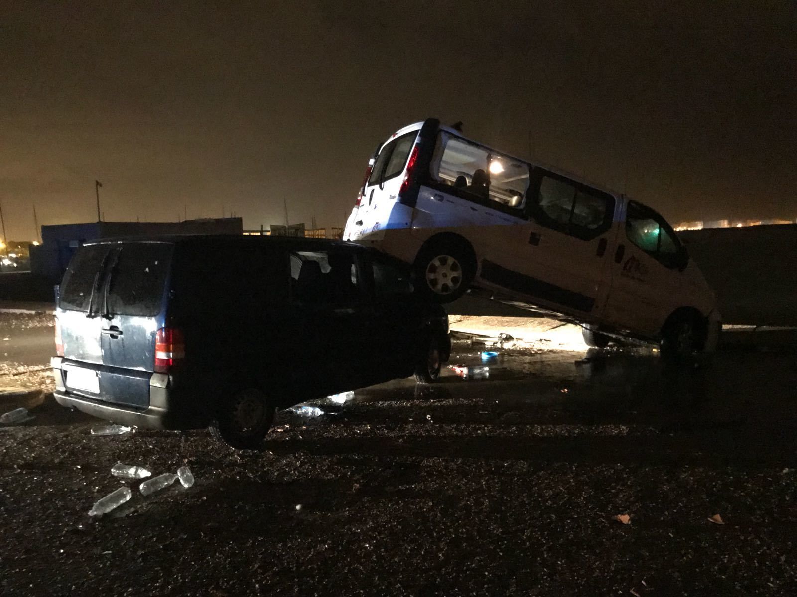 Un tornado causa estragos en Puerto Sherry