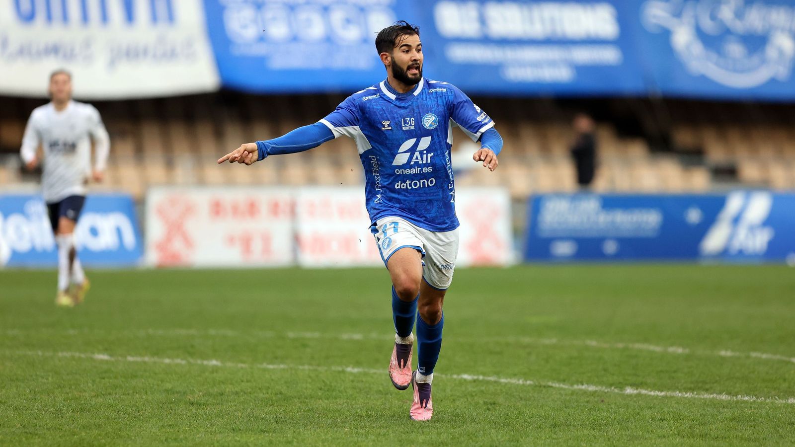 Imágenes del Xerez DFC contra el UCAM Murcia CF en Chapín