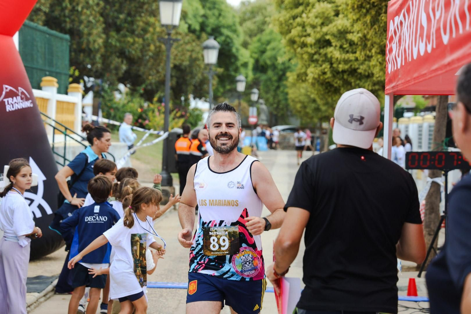 Imágenes de la 'II Milla Británica' en el Barrio Obrero con motivo de la Feria del Legado Británico