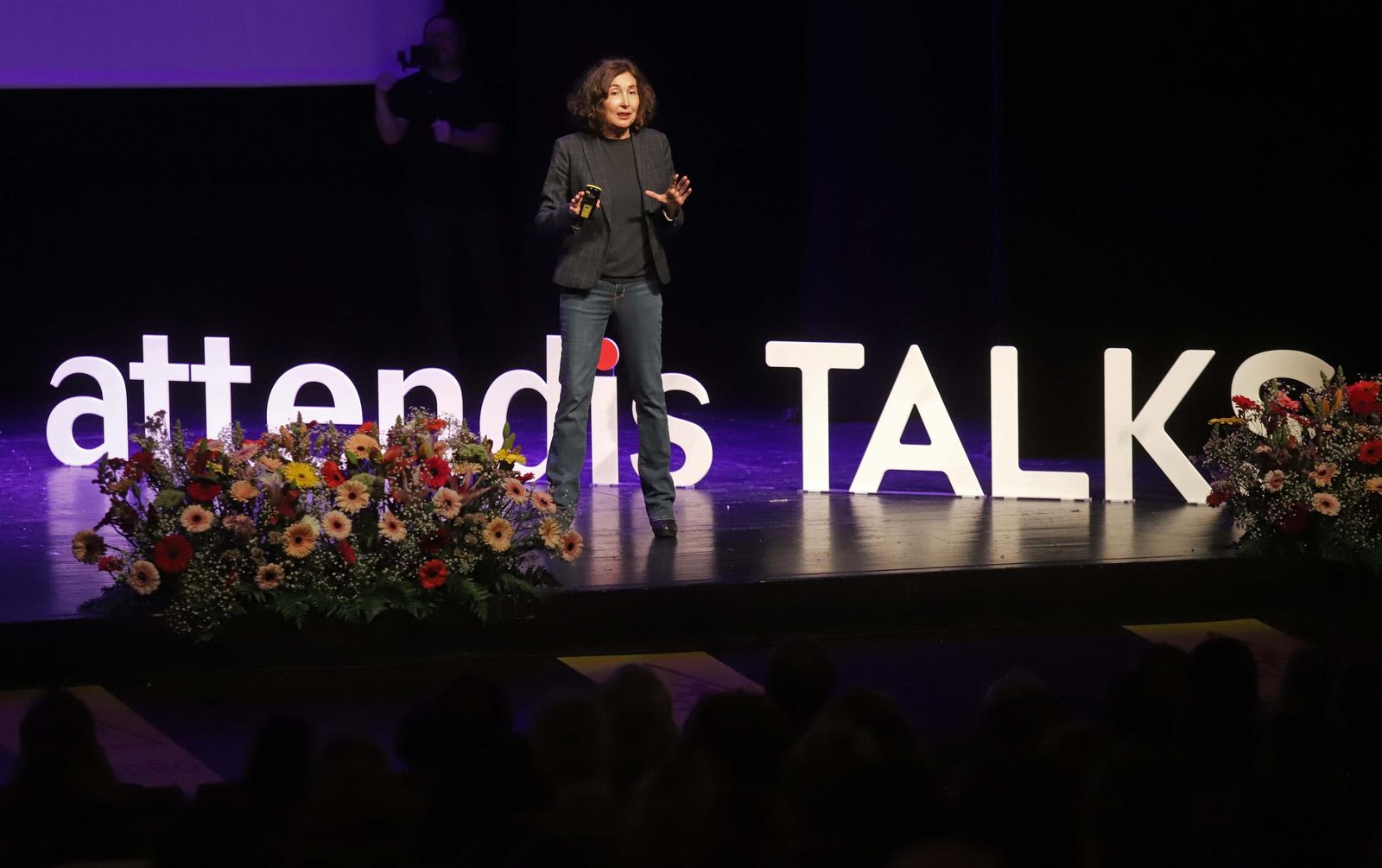 Elsa Punset defiende el optimismo inteligente en el ciclo Attendis Talks en Algeciras