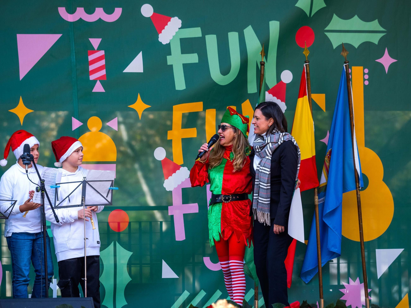 El Certamen de Villancicos de los colegios públicos de San Fernando, en imágenes