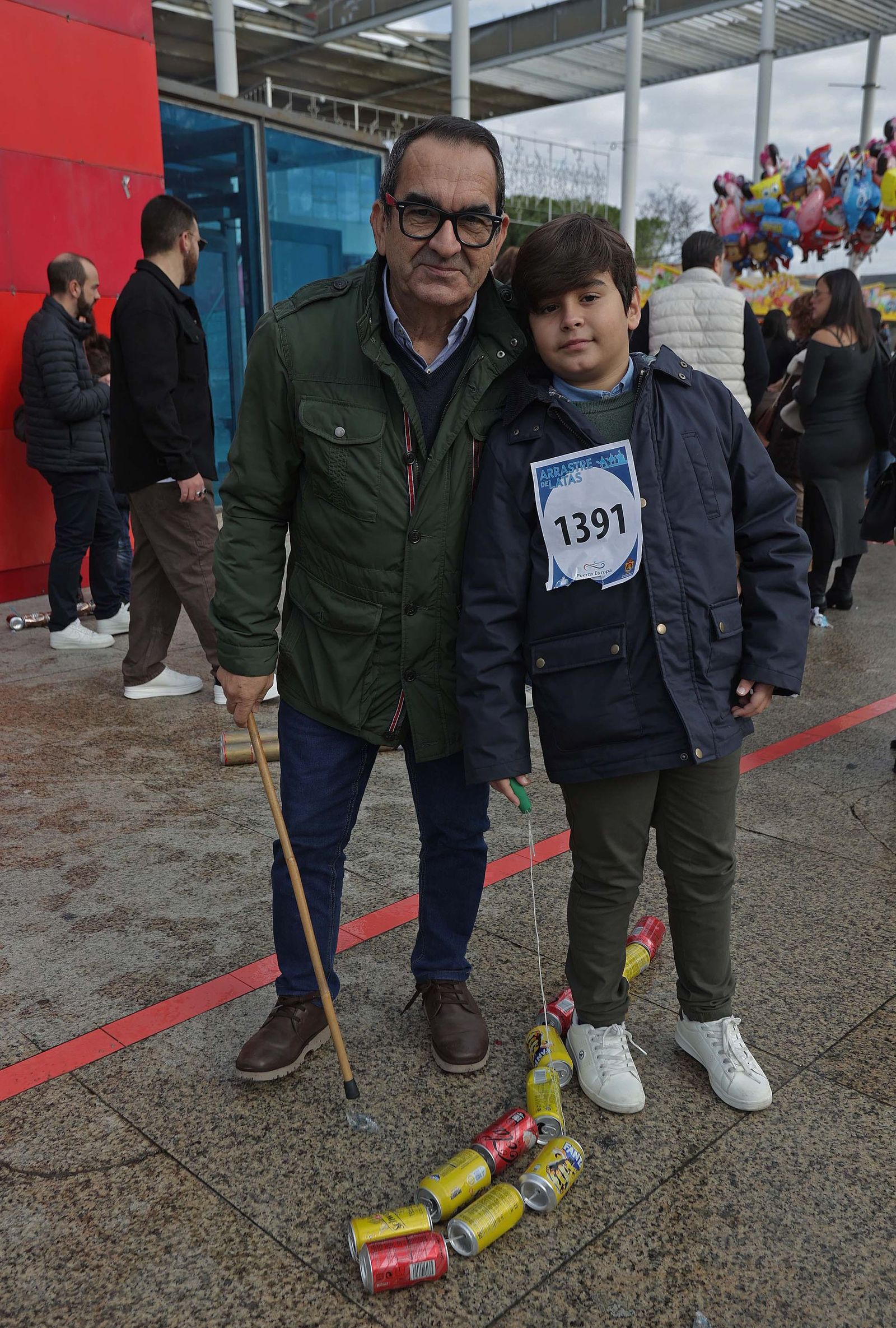 Búscate en el multitudinario arrastre de latas 2026 en Algeciras