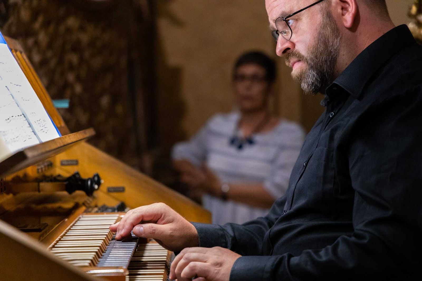 El organista titular de la Basílica de San Pablo Extramuros del Vaticano, Christian Almada.