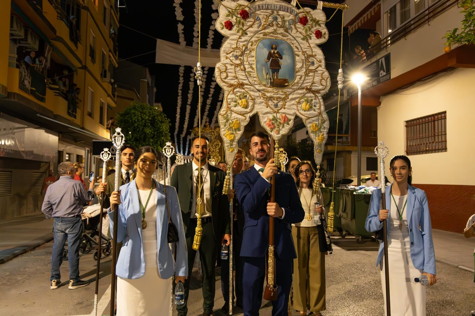 Santa Ana, patrona de Torredelcampo, recibe el bastón de mando como Alcaldesa Perpetua.