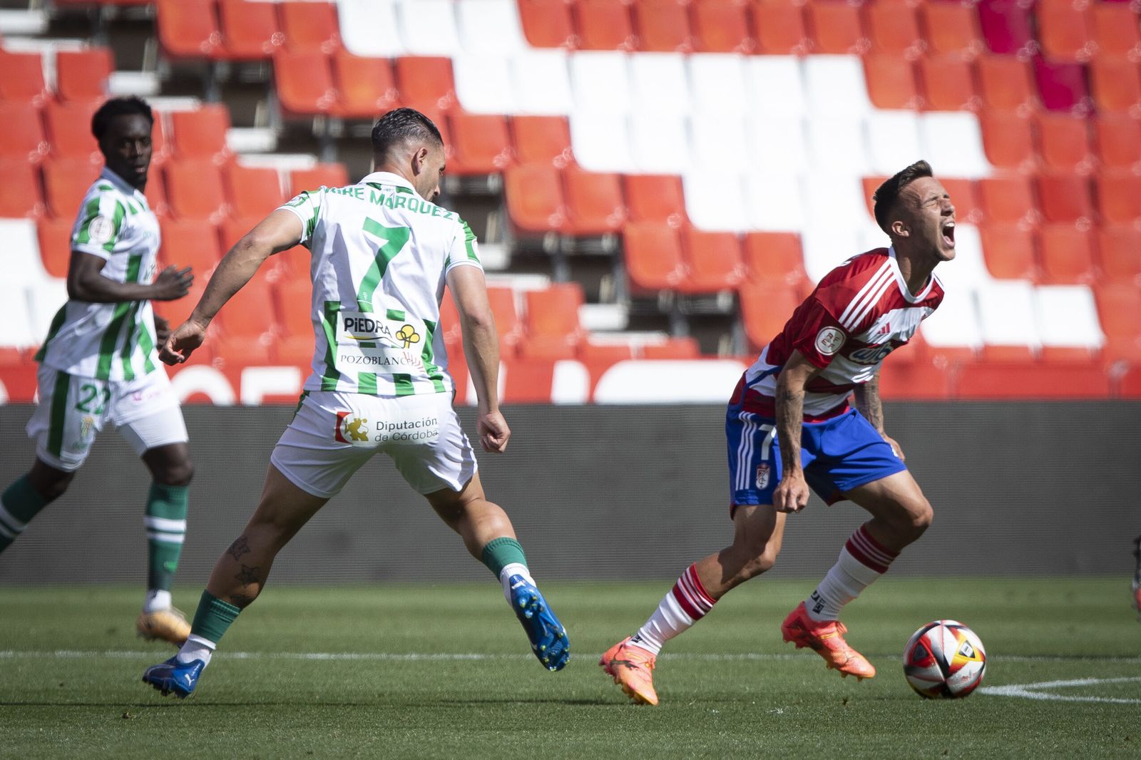 Las mejores imágenes del Recreativo Granada - Córdoba CF