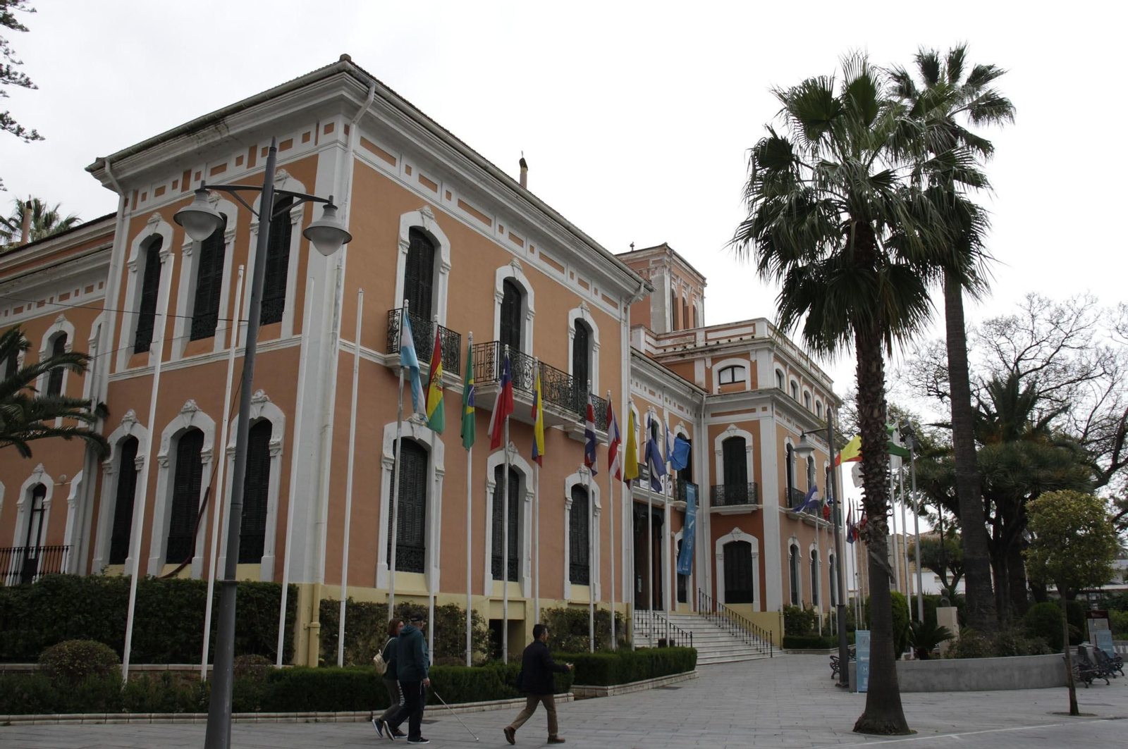 Fachada principal de la Casa Colón de Huelva.