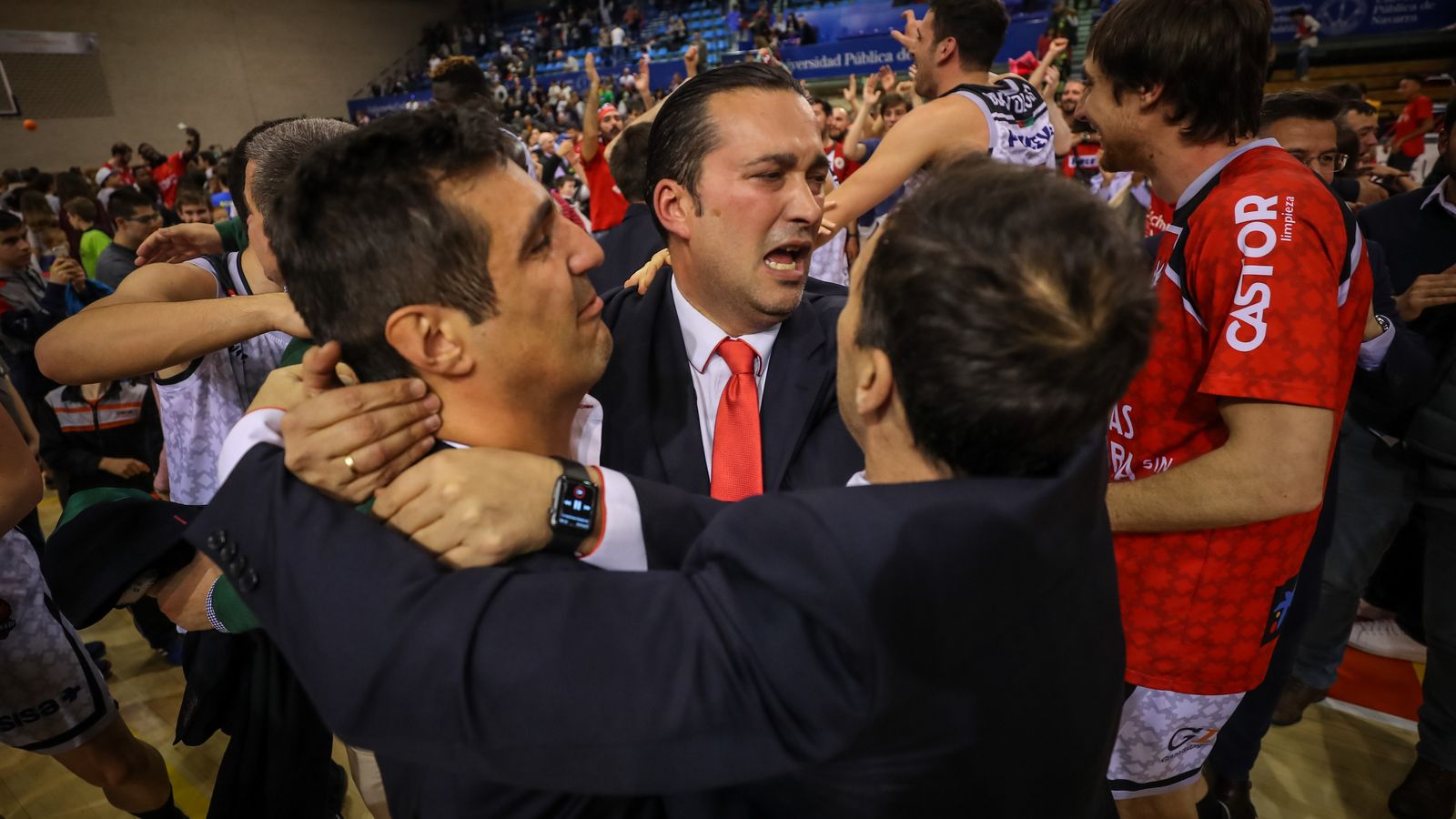 Pin y el presidente de la Fundación CB Granada, tras consumarse el ascenso