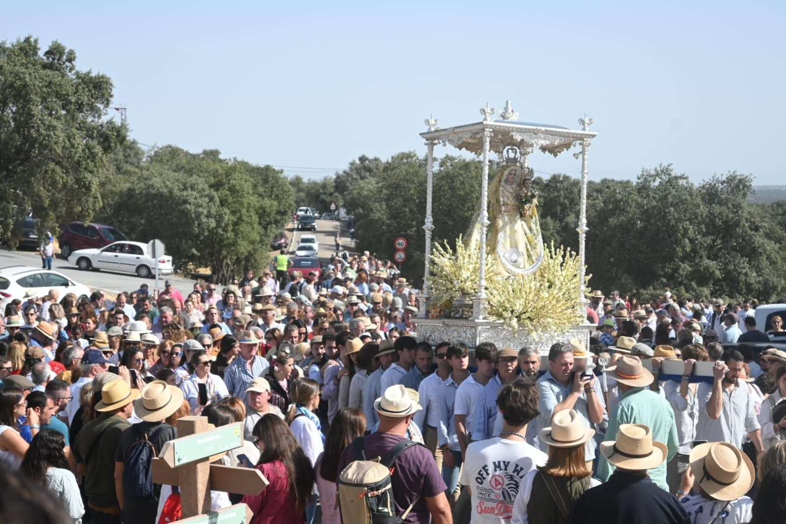 Traslado de la Virgen de Luna desde Villanueva de Córdoba al Santuario de la Jara