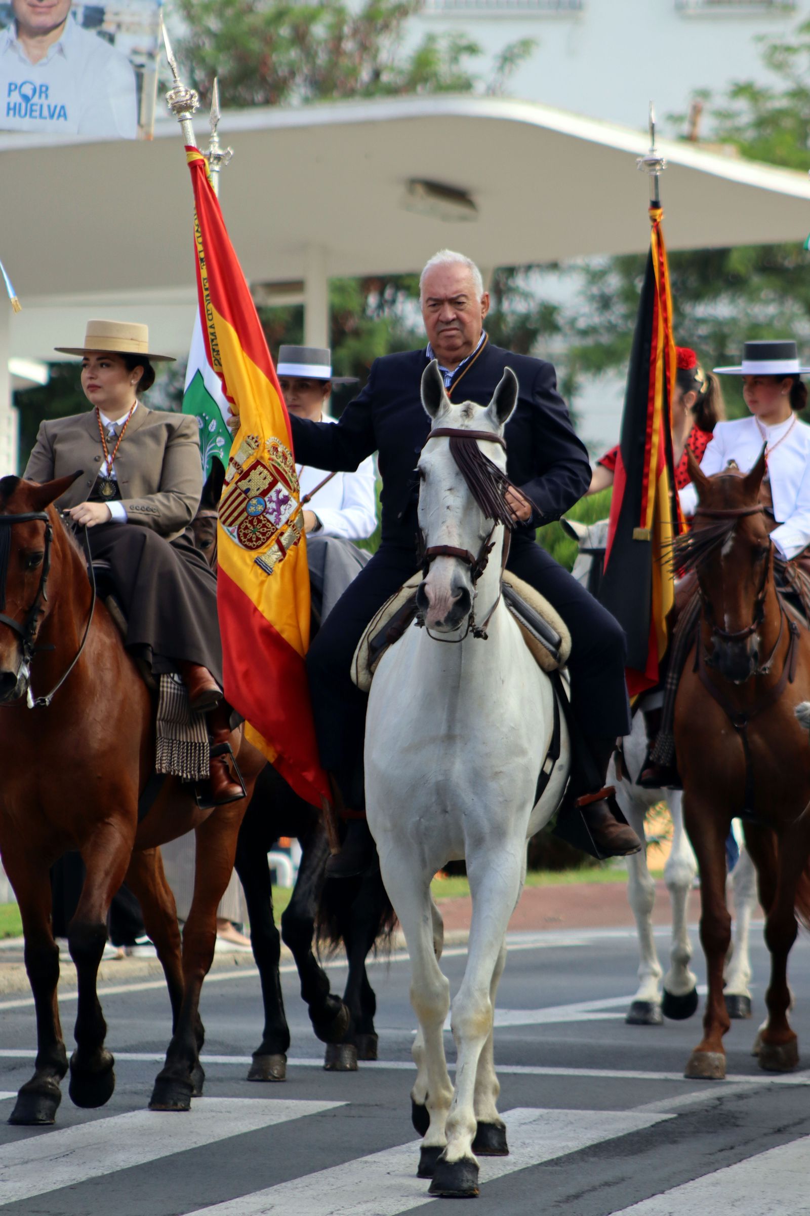 El Rocío 2023: Imágenes de la Hermandad de Emigrantes en su salida de Huelva
