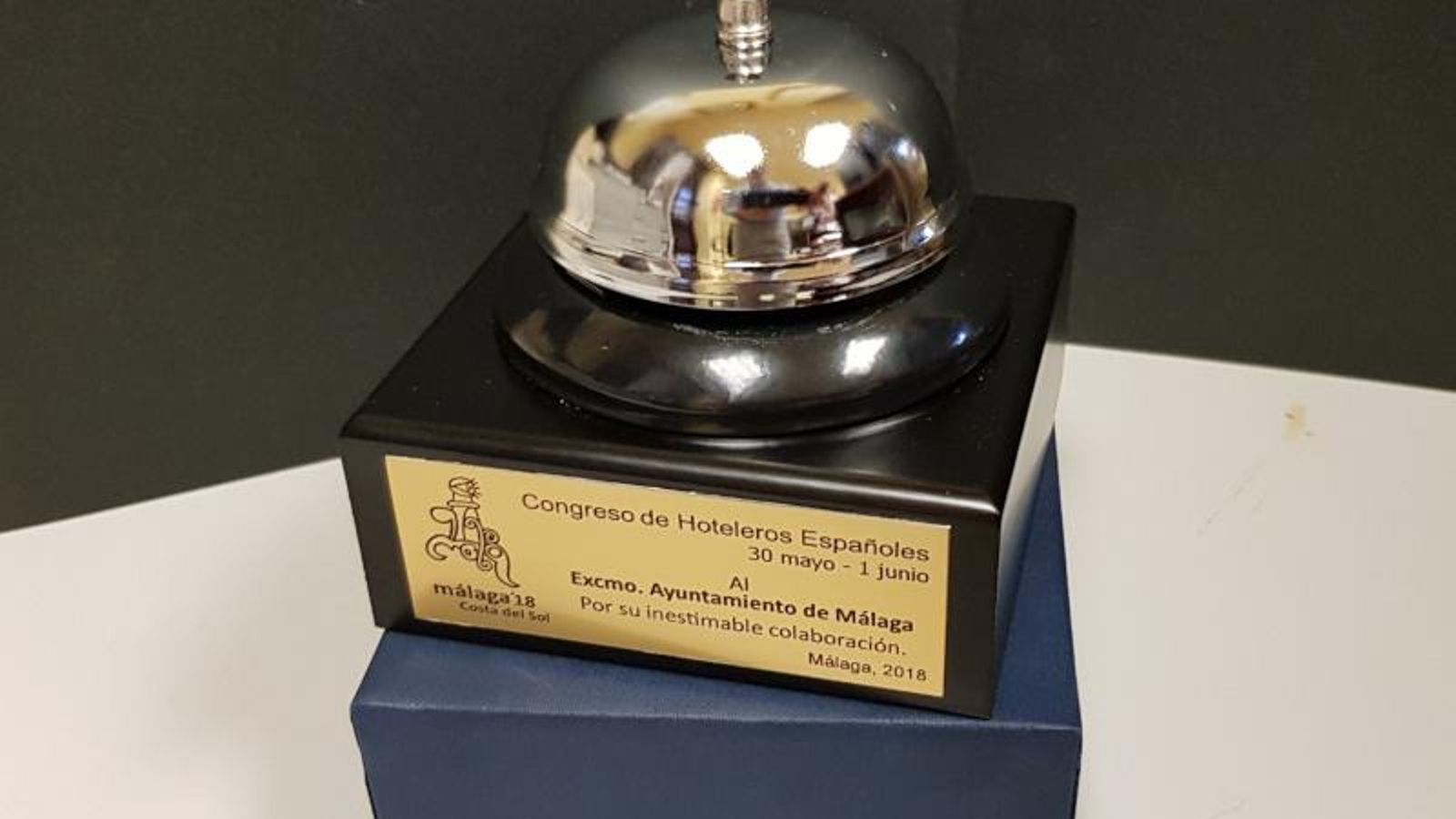 Un timbre para atraerlos a todos y atarlos en las tinieblas.