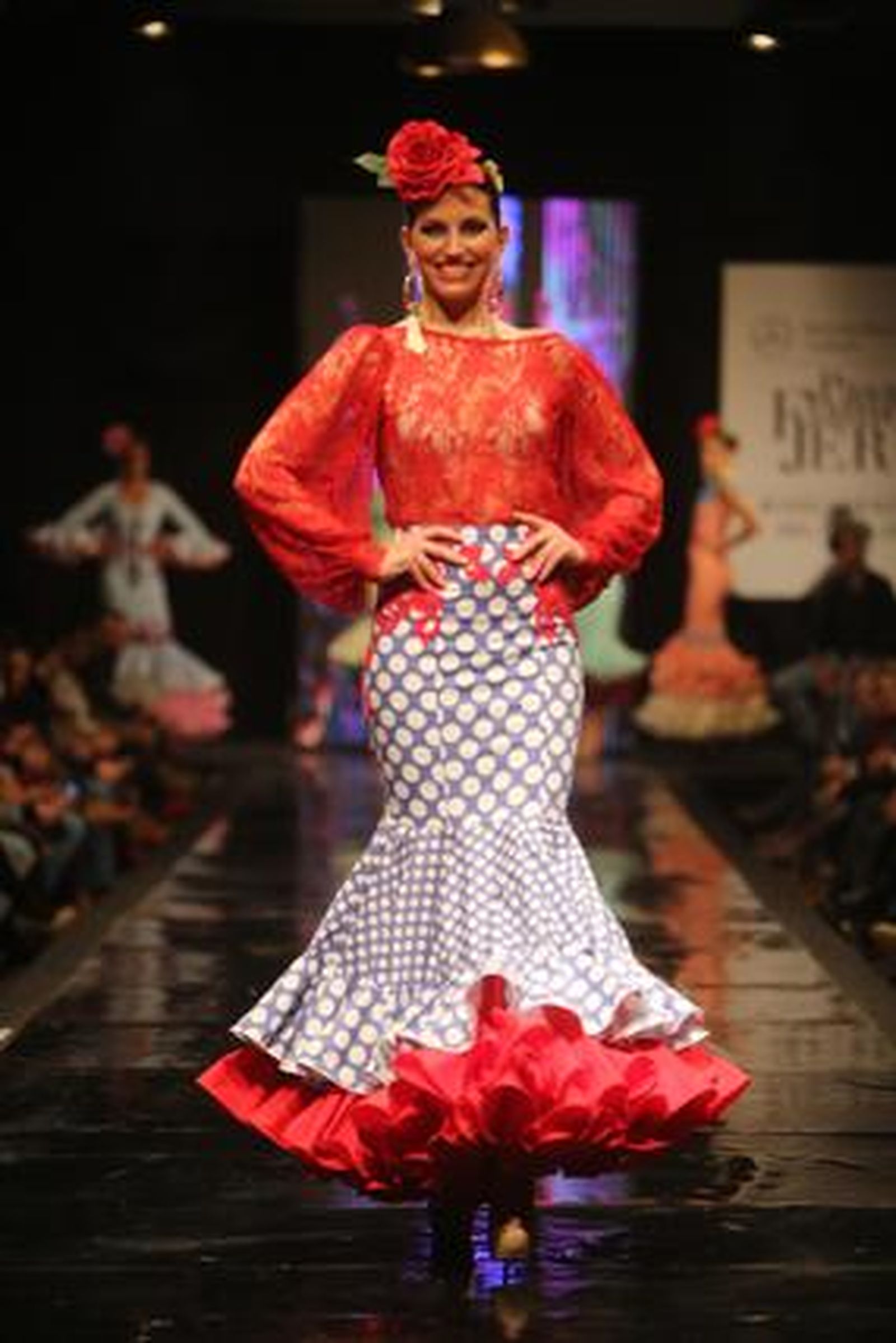 En la colección 'Va por ti', Pilar Rubio apuesta por los tonos verdes y cardenales, líneas muy limpias, mucho vuelo y pocos adornos.

Foto: Juan Carlos Corchado