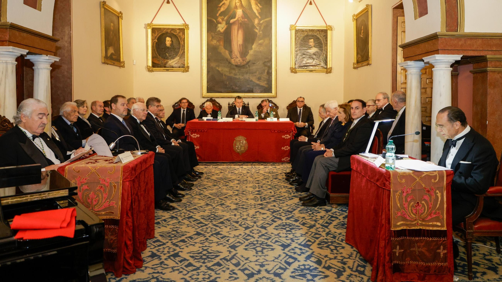 Las imágenes del ingreso en la Academia de Ciencias Sociales y del Medio Ambiente, Antonio Vázquez, apadrinado por José Damián Bogas