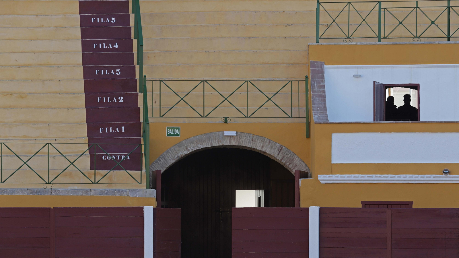 Fotos de la plaza de toros de La Línea