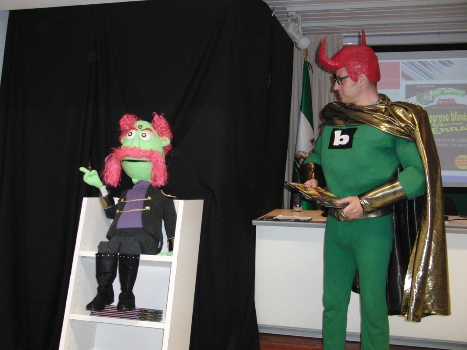 Los pequeños de Huelva conocerán al súper héroe 'Biblos' en el Día Mundial de la Biblioteca