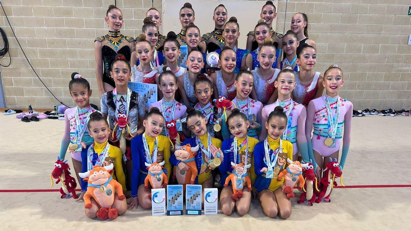Gimnastas del GR Huelva. Gimnastas del GR Huelva.