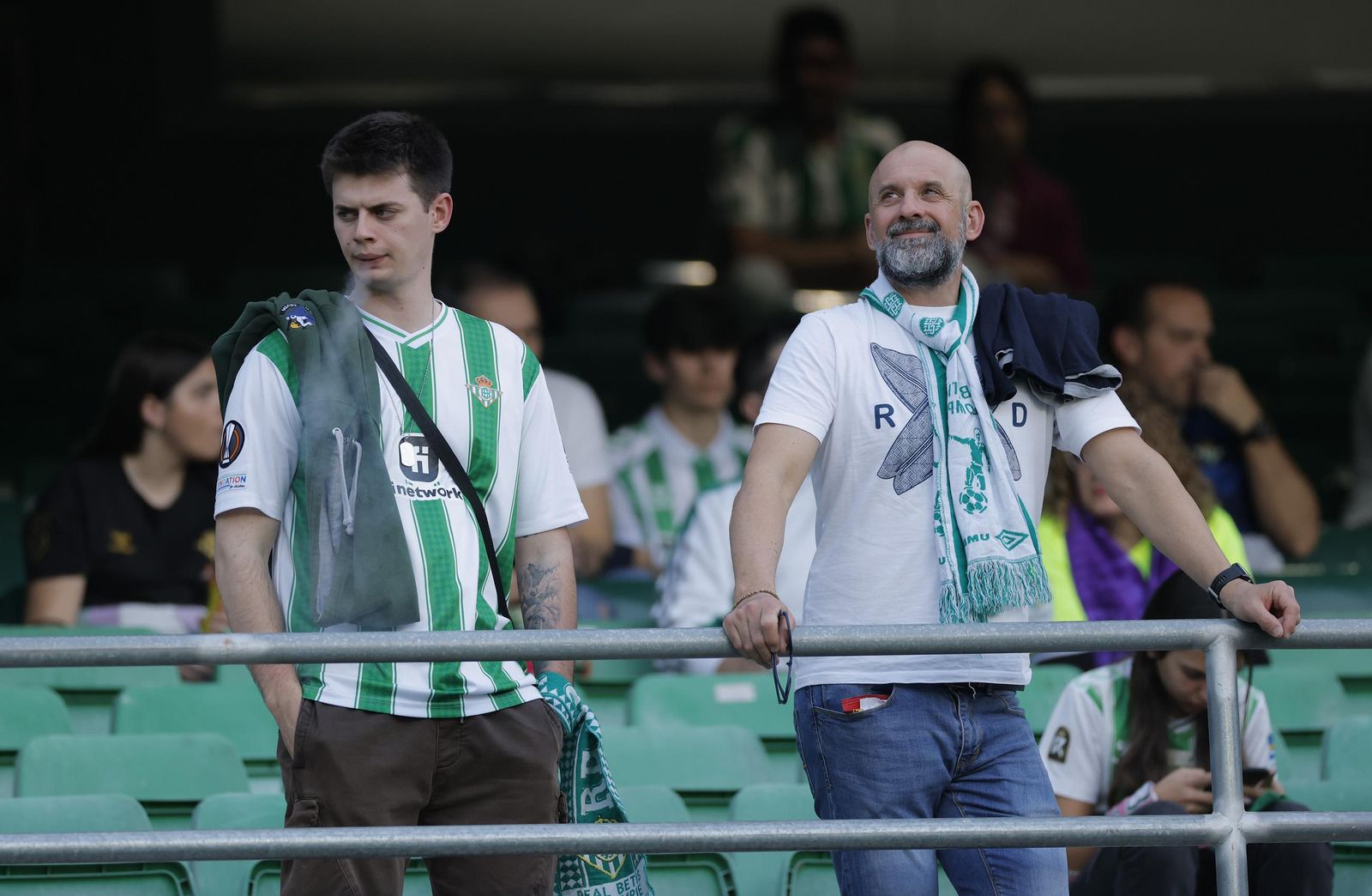Búscate en las fotos del Betis - Gent