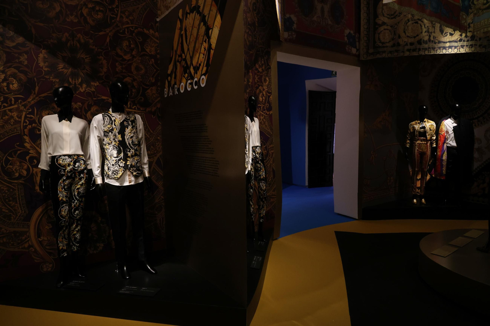 Todos los detalles de la exposición de Versace en Málaga, en imágenes