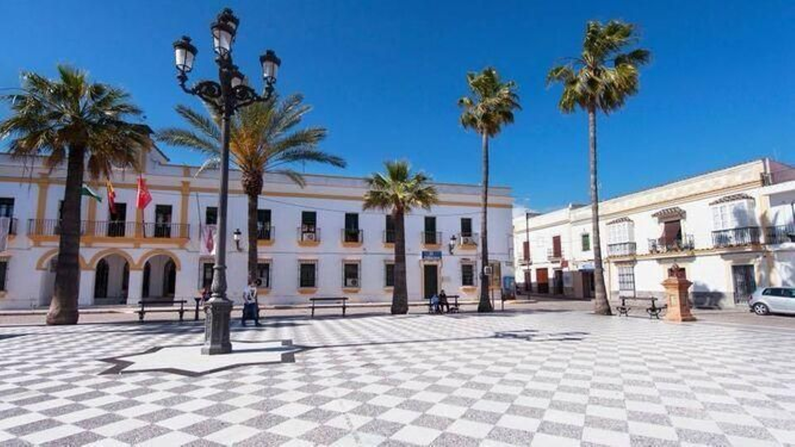 Plaza de España, Trebujena Ayuntamiento y plaza de Trebujena.