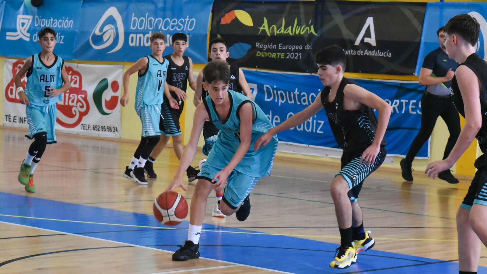 Las fotos de la tercera jornada del Andaluz infantil masculino de baloncesto en La Línea