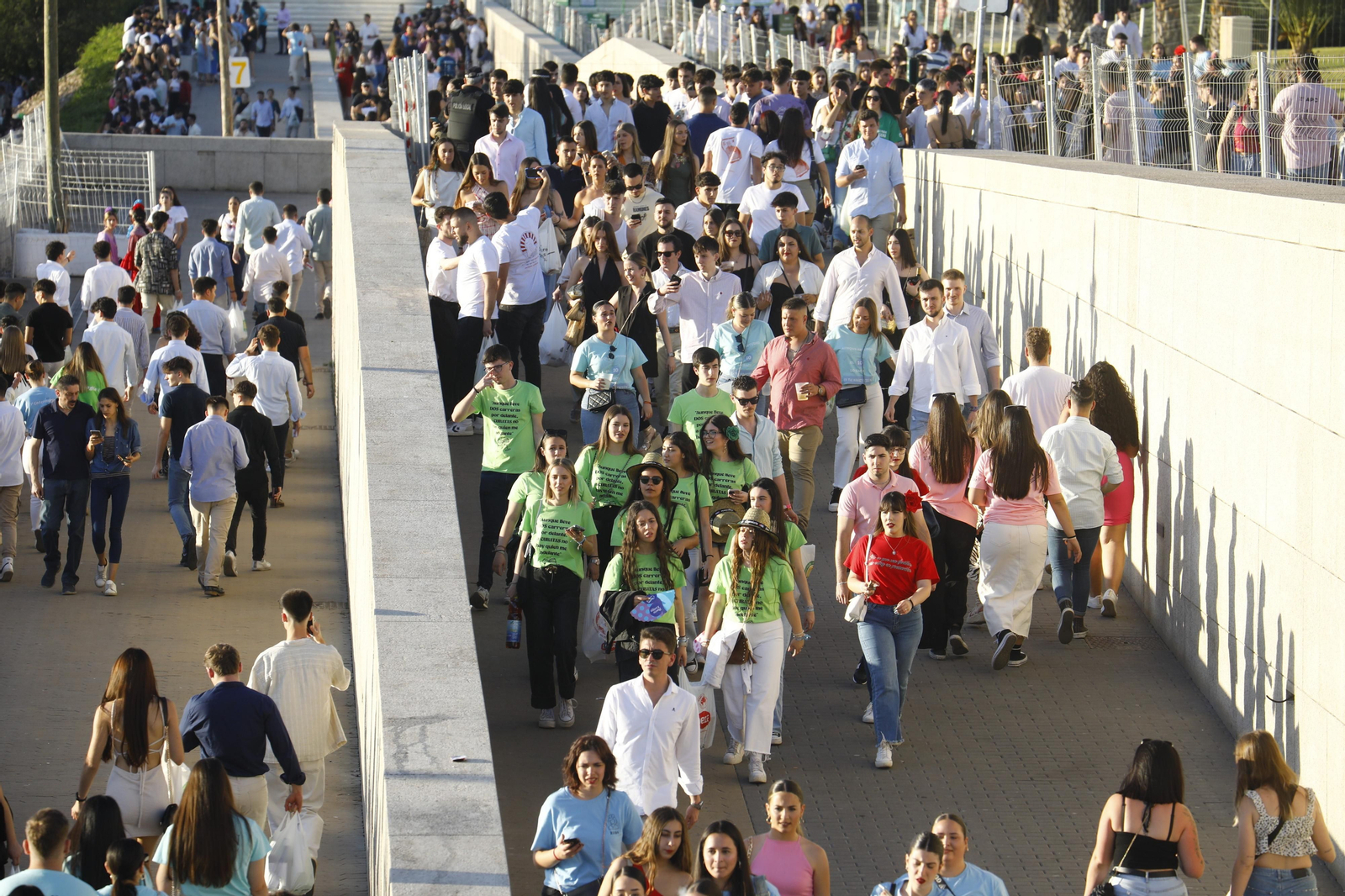 Las mejores fotos del botellón de la Feria de Córdoba