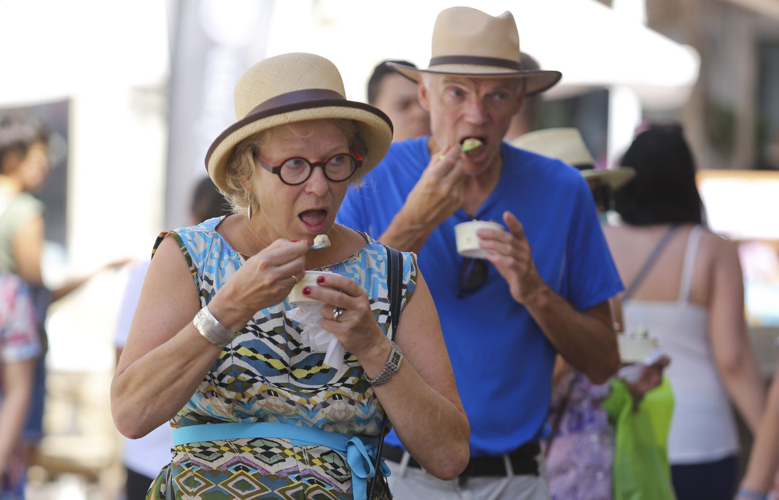 Hasta a la hora de pedir un helado un turista puede sentir que está en su casa o que no lo está en absoluto.