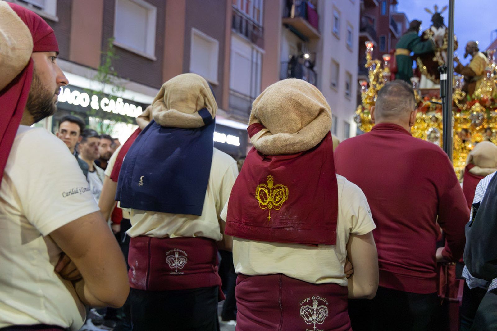 Los jiennenses arropan a las tres cofradías de la tarde en un Domingo de Ramos más caluroso de lo esperado (II)